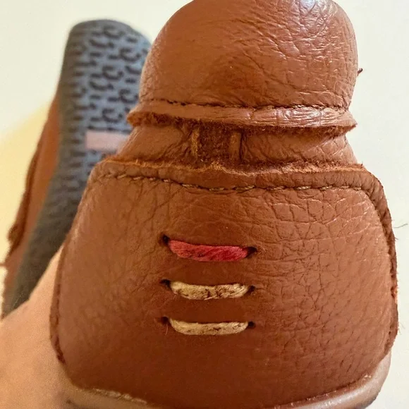 Minnetonka Moosehide Tan Leather Moccasins - Picture 4 of 4